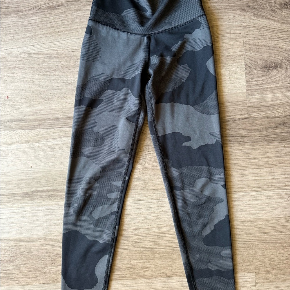 Aerie Gray Camouflage Leggings
